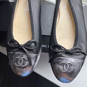 CHANEL BALLERINES Woman's Black and Silver Flats